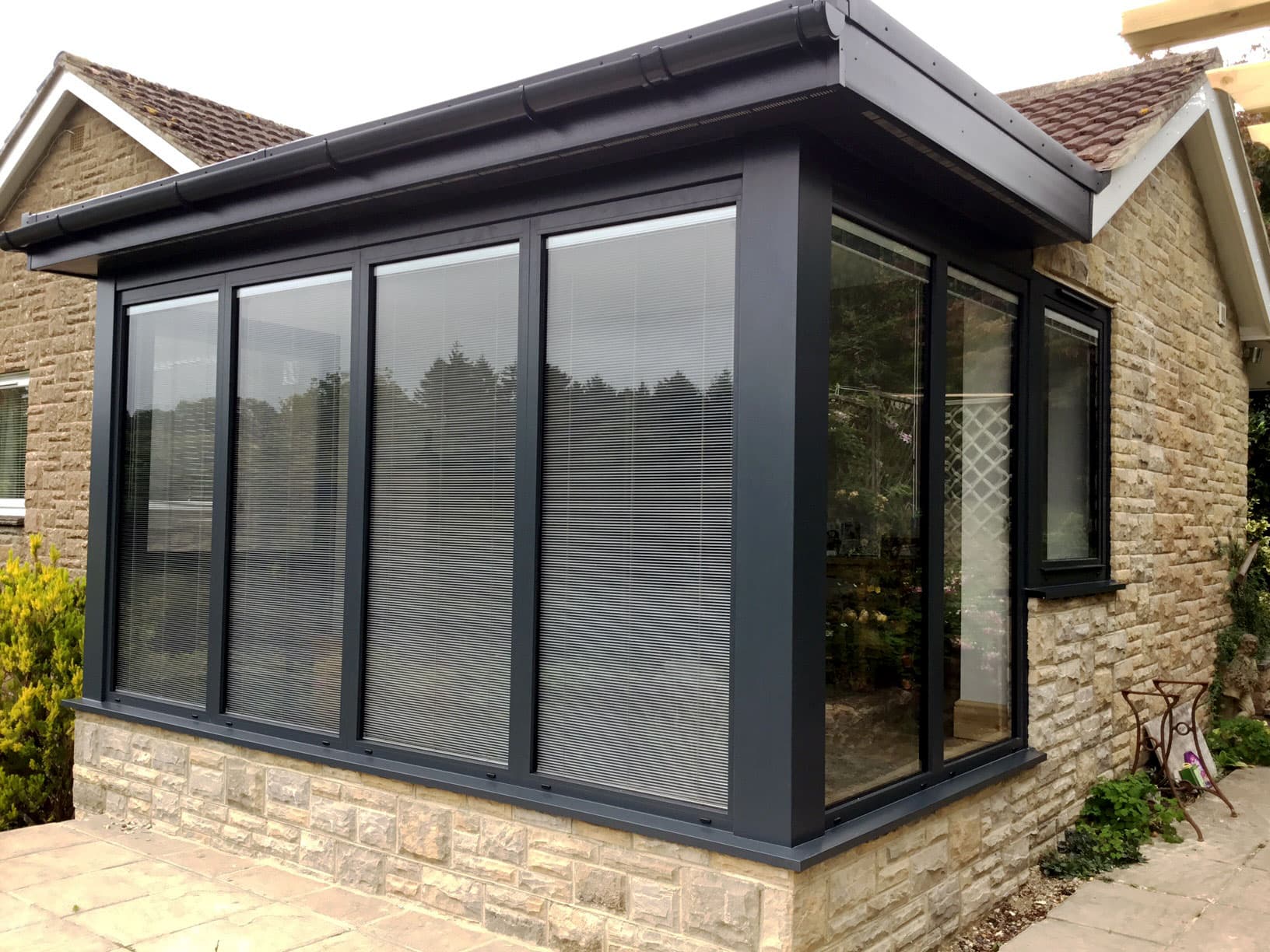 Vista Shade Fixed Window